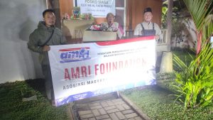 Penyerahan mainan untuk trauma healing